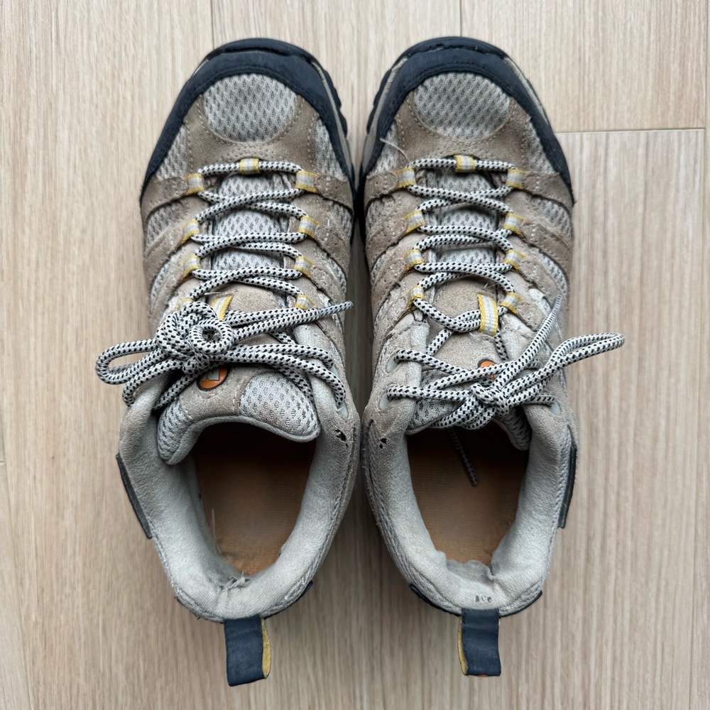 Merrell Moab Ventilator Taupe Hiking Shoes J8662 7.5 Trail Vibram Sole Outdoors